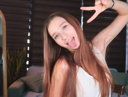 No.65 on Top Cam Girls by Peak Viewers Today — alisaa01 — 2026-06-14 08:16 UTC