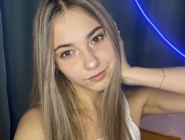No.34 on Top Cam Girls by Time Slot Today — AngelinkaKitty — 2026-06-23 21:45 UTC