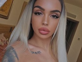 No.6 on Top Cam Girls by Time Slot Today — AprilHadid — 2026-06-14 23:19 UTC