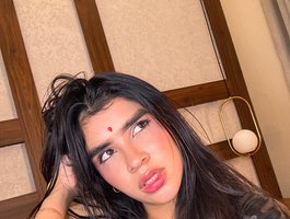 No.80 on Top Cam Girls by Peak Viewers Today — Blommlunaa — 2026-06-15 15:31 UTC