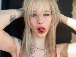 Elyyyra is No.28 on Hottest Cam Models Online Right Now (2026-10-24 23:15 UTC)