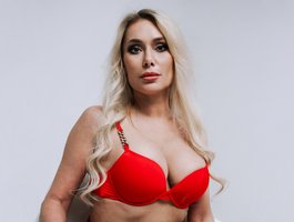 No.57 on Top Cam Girls by Peak Viewers Today — IsadoraDunkan — 2026-06-15 11:45 UTC