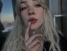 No.52 on Top Cam Girls by Peak Viewers Today — AlinnaAnnila — 2026-06-09 23:33 UTC