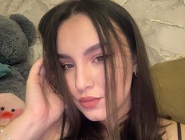 Nelie-Evans is No.64 on Most Active Russian-Speaking Cams in May 2026 (2026-07-23 16:26 UTC)