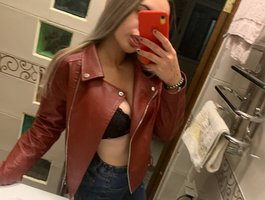 Italianka is No.50 on Most Watched Cam Girls Today (2026-07-18 11:30 UTC)