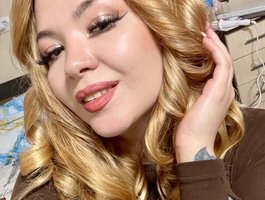 No.19 on Top Cam Girls by Peak Viewers Today — RosariaFrankland — 2026-06-15 11:45 UTC