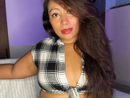 No.5 on Top Cam Girls by Time Slot Today — SeleneGibson — 2026-06-23 21:45 UTC