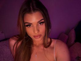 No.49 on Top Cam Girls Hot Right Now — SweetyMia — 2026-06-17 11:03 UTC