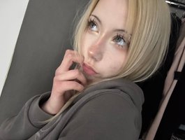 UwuFlower is No.20 on Asian Cams Making a Comeback Today (2026-07-22 23:16 UTC) UwuFlower is No.20 on Asian Cams Making a Comeback Today (2026-07-22 23:16 UTC)