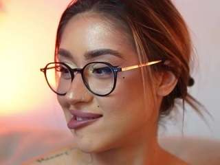 No.33 on Top Flirt Cams by Time Slot Today — AileenAxa — 2026-06-10 23:21 UTC