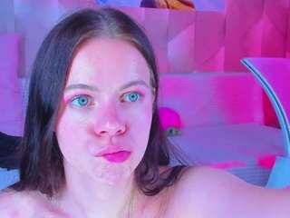 Hii im Alanna and im new here is No.77 on Latina Cams With the Longest Streaks of the Year (2026-07-20 17:53 UTC)