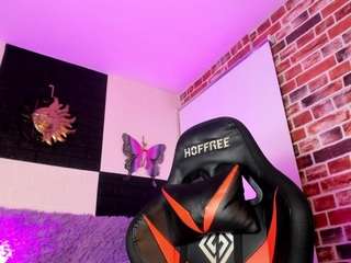 No.19 on Top Flirt Cams Online Today — aleja-hill — 2026-06-23 21:45 UTC