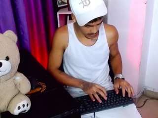 angel-foxxx is No.12 on Rising Cam Models Today (2026-07-26 11:15 UTC)