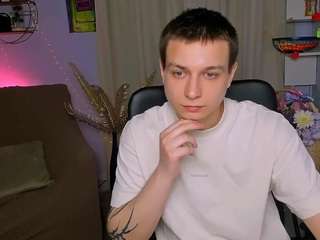 eric-nova is No.28 on Hottest Cam Models Online Right Now (2026-07-12 23:00 UTC)