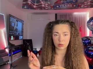 Marta Santos is No.28 on Top Cam Girls by Time Slot Today (2026-07-05 23:01 UTC)