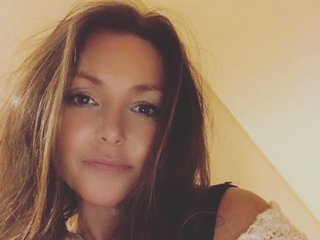 AnaSophiaX is No.3 on Cam Models Making a Comeback (2026-10-16 23:45 UTC)