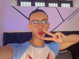 No.14 on Top Cam Models Online Now — EthanCoxx19 — 2026-06-22 22:10 UTC