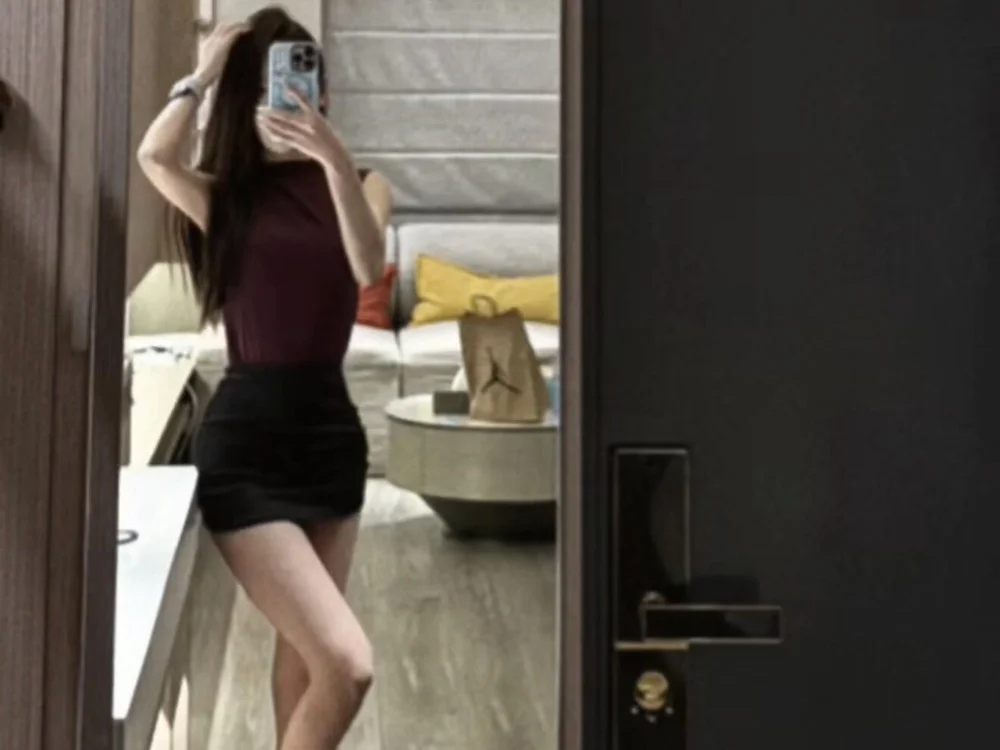 No.46 on Top Cam Girls Hot Right Now — 2002-06-25 — 2026-06-25 18:01 UTC