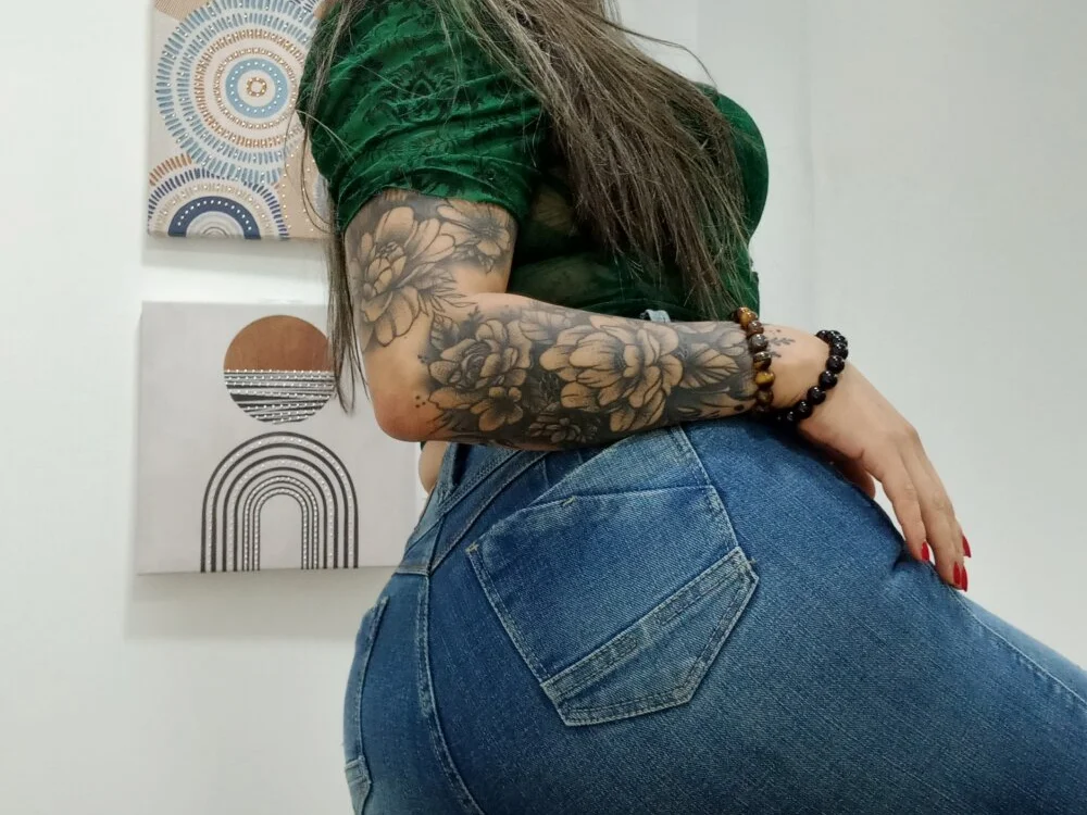 No.30 on Top Flirt Cams Hot Right Now — _Abril-Office1 — 2026-06-26 21:02 UTC