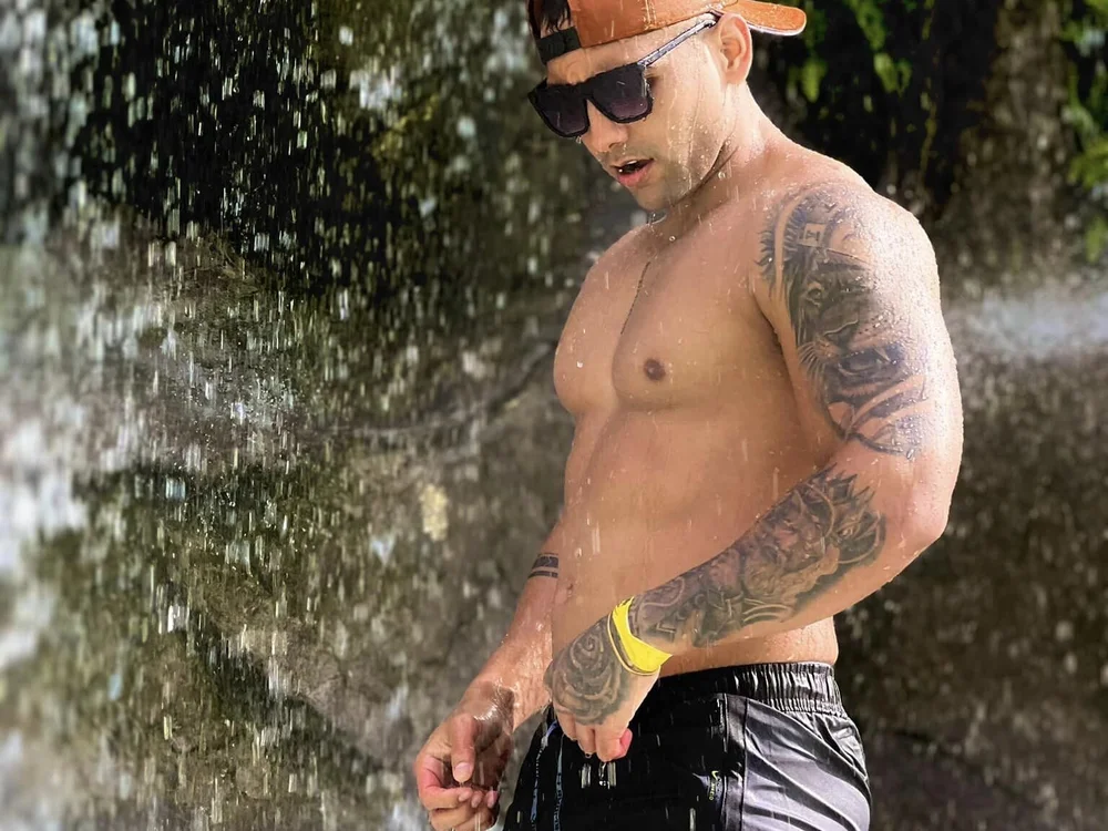 alex_oficial is No.75 on Top Cam2Cam Sex Models Online Today (2026-07-05 10:30 UTC)