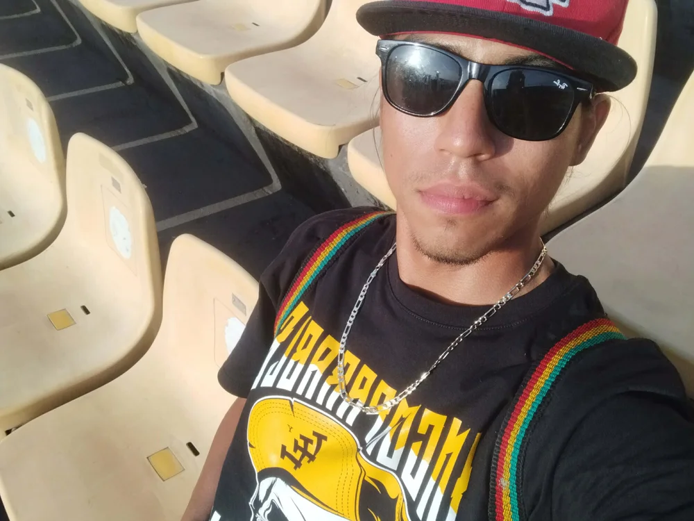 AlexAlejandro13 is No.40 on Rising Cam Models Today (2026-10-05 23:30 UTC)