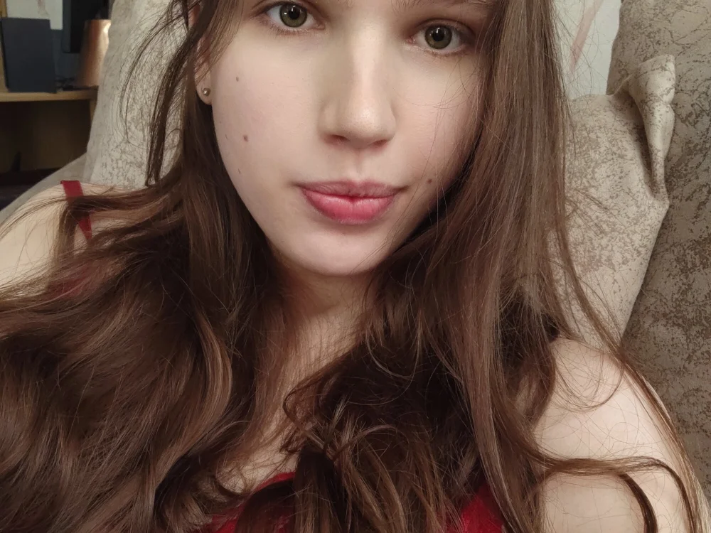 Annatomnaya is No.5 on Hottest Cam Models Online Right Now (2026-10-28 18:15 UTC)