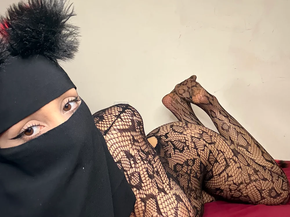 arabayla is No.77 on Hottest Cam Girls Right Now (2026-07-10 22:45 UTC)