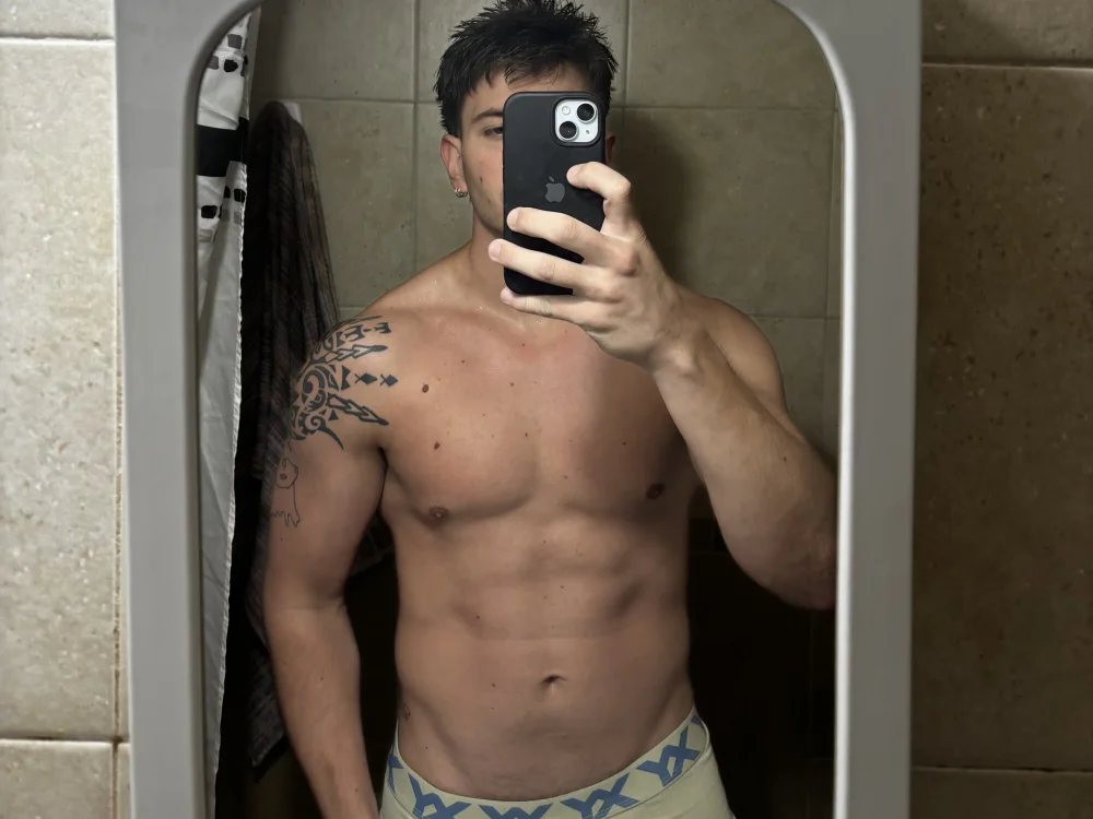 ArgentiiinoBoy is No.28 on Hottest Cam Models Online Right Now (2026-10-20 23:30 UTC)