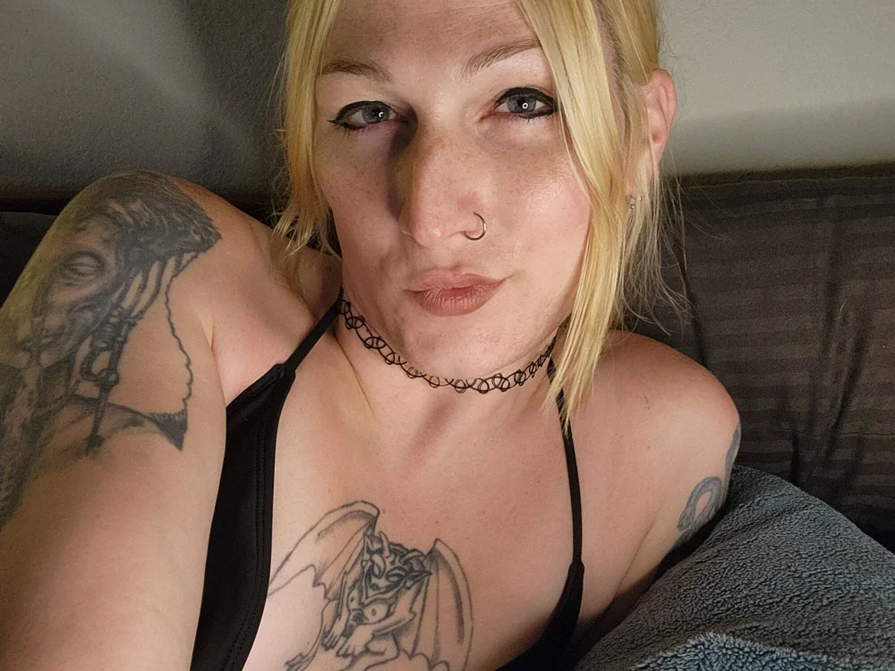 AthenaAphrodisia is No.7 on Hottest Cam Models Online Right Now (2026-10-12 23:15 UTC)