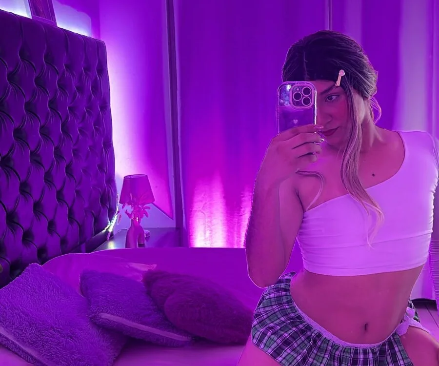 No.78 on Top Cam2Cam Sex Models Making a Comeback Today — BellaRoge — 2026-06-15 10:30 UTC
