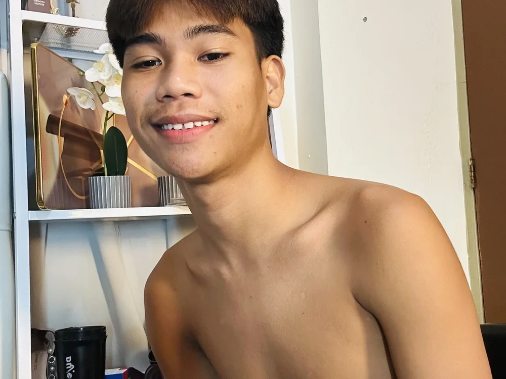 bigcockrollycutemoreno is No.37 on Rising Cam Models Today (2026-09-25 23:00 UTC)