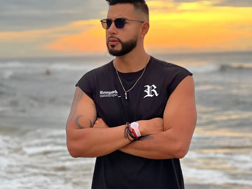 biglatinomaster is No.5 on Hottest Cam Models Online Right Now (2026-09-19 23:00 UTC)