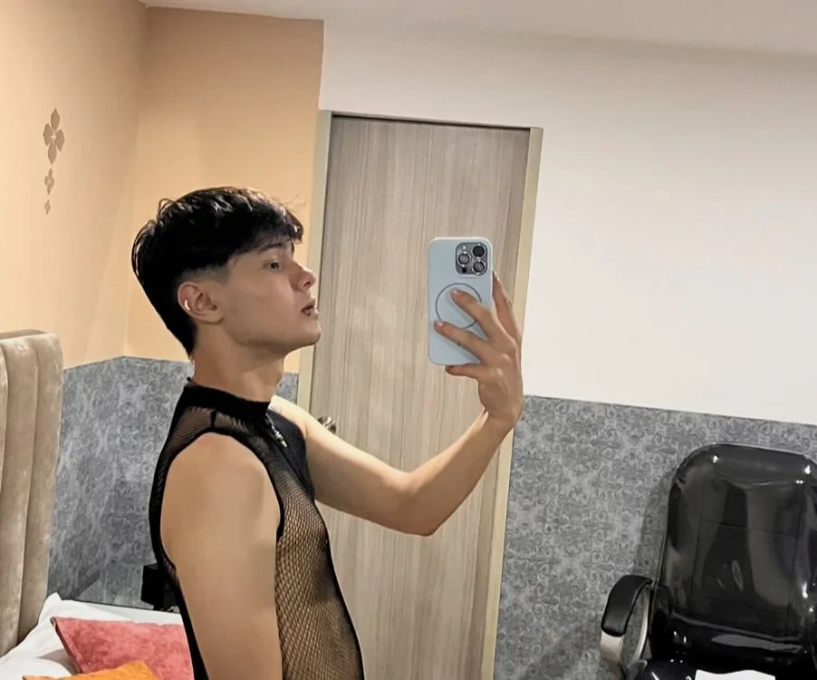 Derek_Sinn is No.40 on Top Cam Models Online Now (2026-08-23 23:16 UTC)