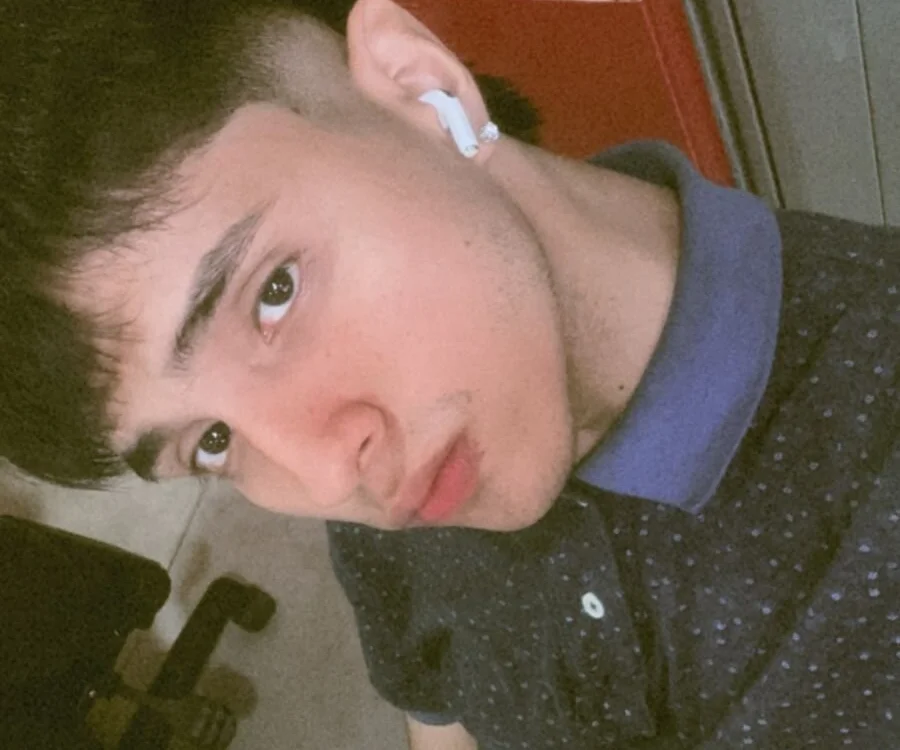 Elioth_18 is No.14 on Rising Cam Models Today (2026-08-09 23:16 UTC)