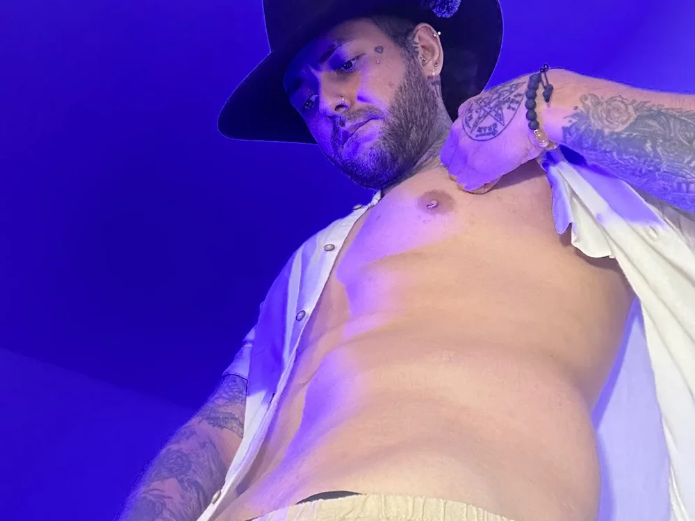 esteban_cloud is No.35 on Rising Cam Models Today (2026-10-02 10:15 UTC)