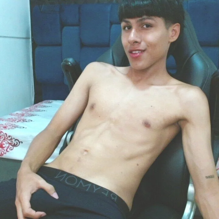 Evans_Robinson is No.38 on Rising Cam Models Today (2026-09-02 23:16 UTC)