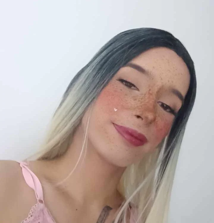 fiorellaselfsuck is No.40 on Rising Cam Models Today (2026-08-24 06:31 UTC)