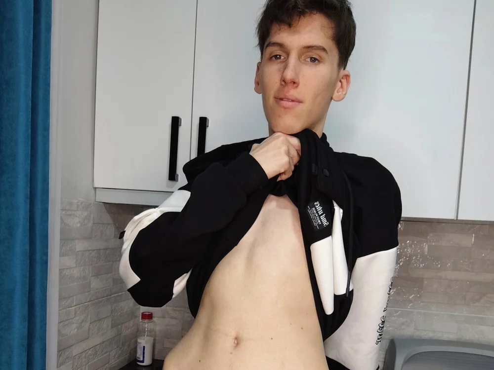 GoodBoyLuca is No.32 on Top Cam2Cam Sex Models Online Today (2026-07-06 04:00 UTC)