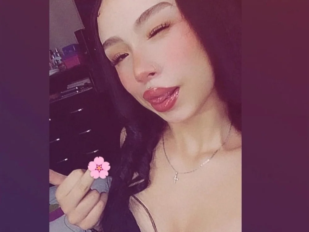 Hanna_Bloomm is No.63 on Most Active Cam2Cam Sex Models Today (2026-07-12 13:27 UTC)