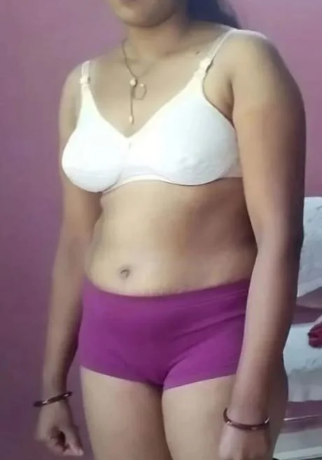 Hoti-bhabhi is No.13 on Hottest Cam Models Online Right Now (2026-09-18 23:45 UTC)