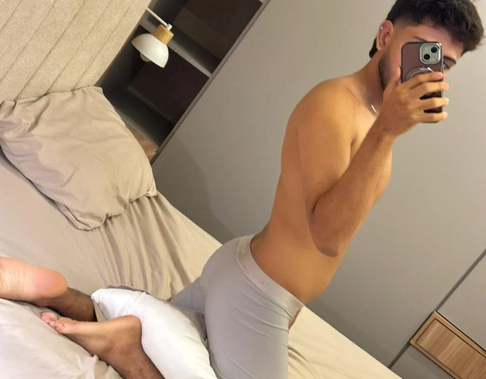hunterwest06 is No.26 on Rising Cam Models Today (2026-07-25 22:46 UTC)