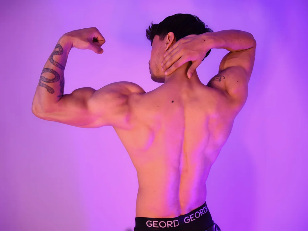 IanWest_ is No.36 on Top Cam Models Online Now (2026-07-02 23:45 UTC)