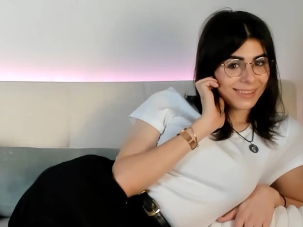 No.3 on Cam Model Awards This Month — itschloelaurent — 2026-06-22 01:01 UTC