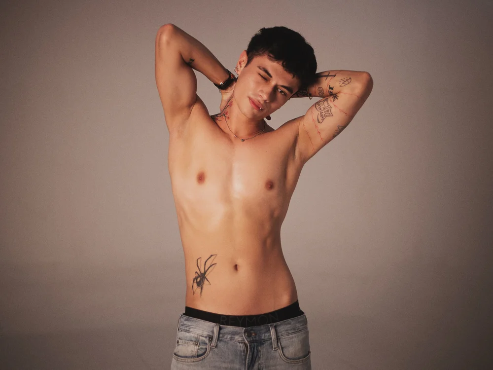 jaico_santos is No.30 on Rising Cam Models Today (2026-07-14 01:16 UTC)