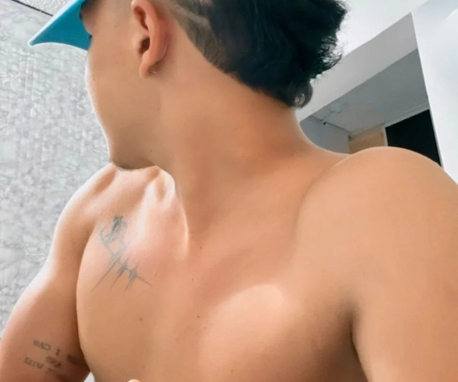 jeffvalemtino is No.25 on Hottest Cam Models Online Right Now (2026-10-24 23:15 UTC)
