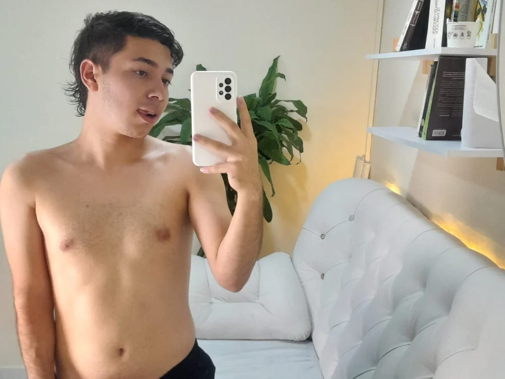 No.32 on Cam Models Making a Comeback — Julian_Smith21 — 2026-06-23 21:45 UTC