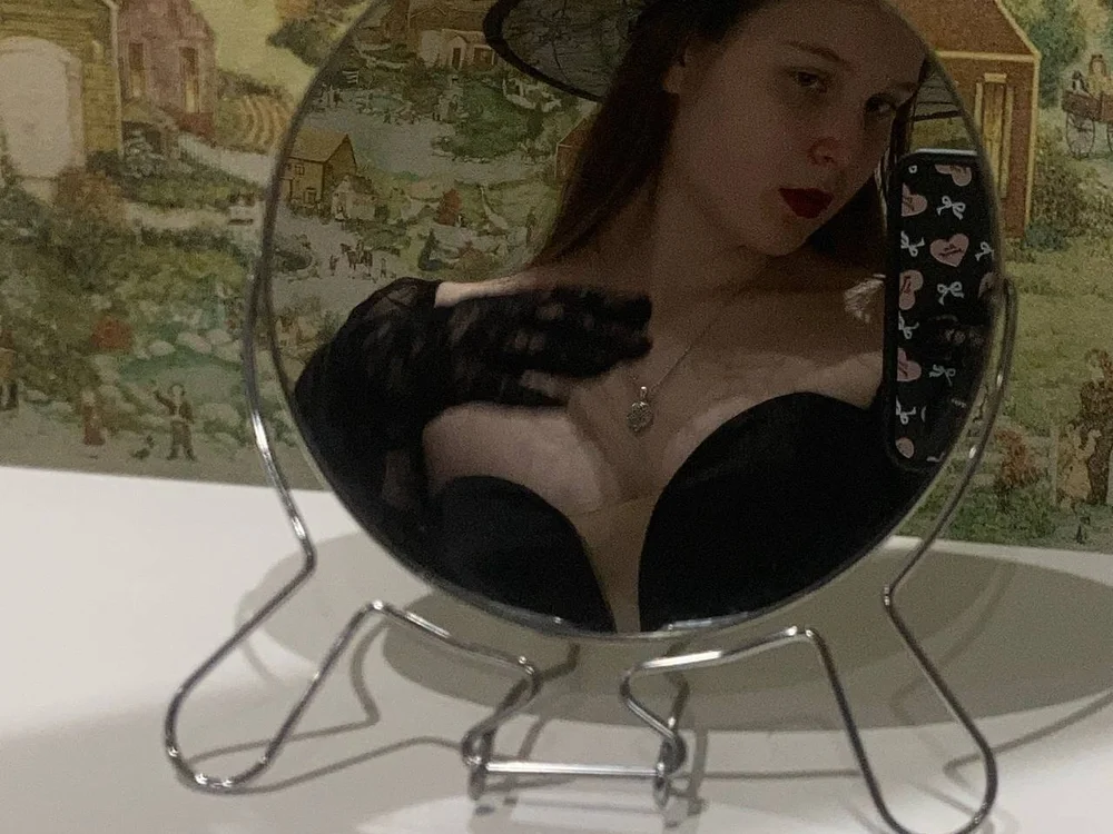LongChillGerl is No.36 on Top Cam Models This Week (2026-09-07 03:30 UTC)
