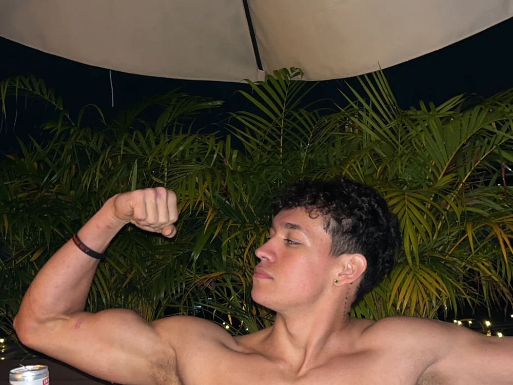 No.38 on Cam Models Making a Comeback — Luke_Muscle — 2026-06-23 15:30 UTC