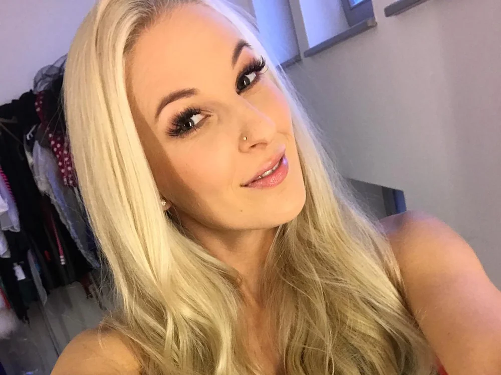 MaviePearl is No.56 on Most Watched Smoking Cams Today (2026-07-22 07:01 UTC)