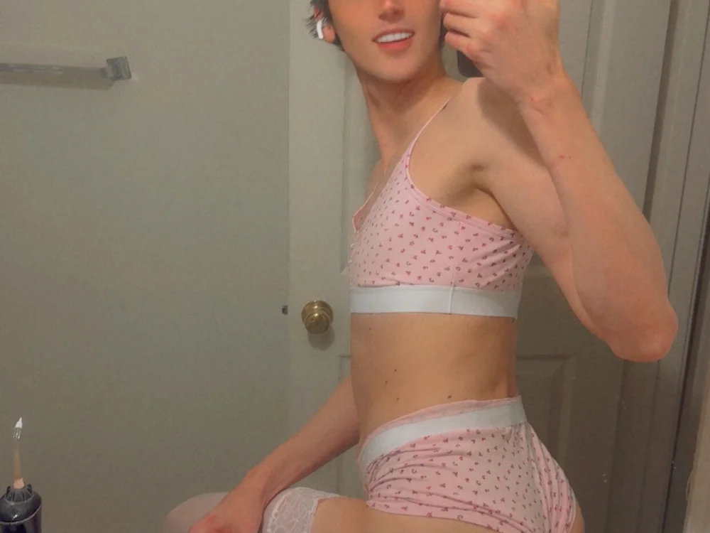 No.62 on Top Cam2Cam Sex Models Online Today — maxryderr — 2026-06-22 22:10 UTC